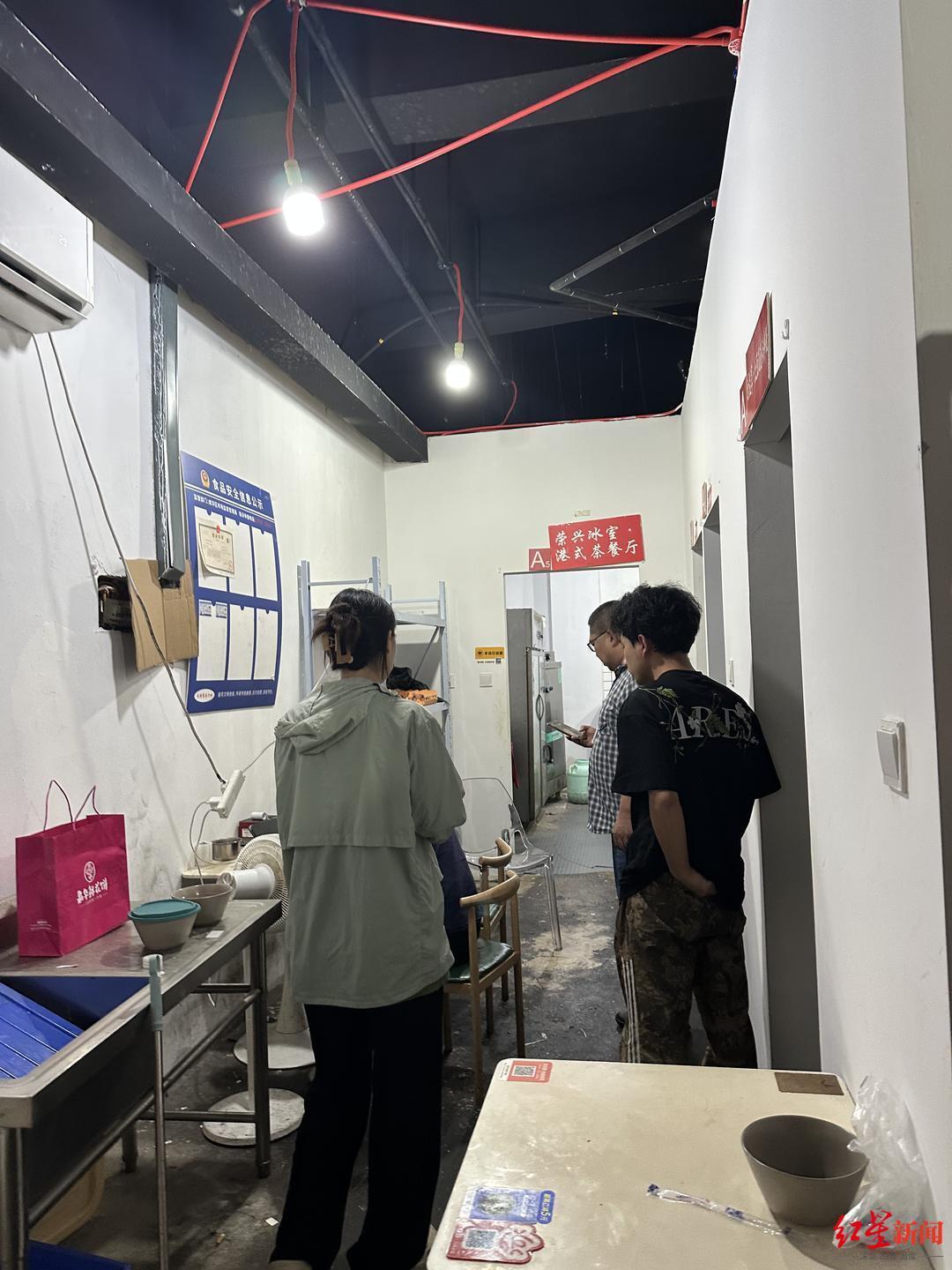 外賣店“AI換臉”,臟亂廚房秒變精品堂食!背后代運營灰產浮出水面