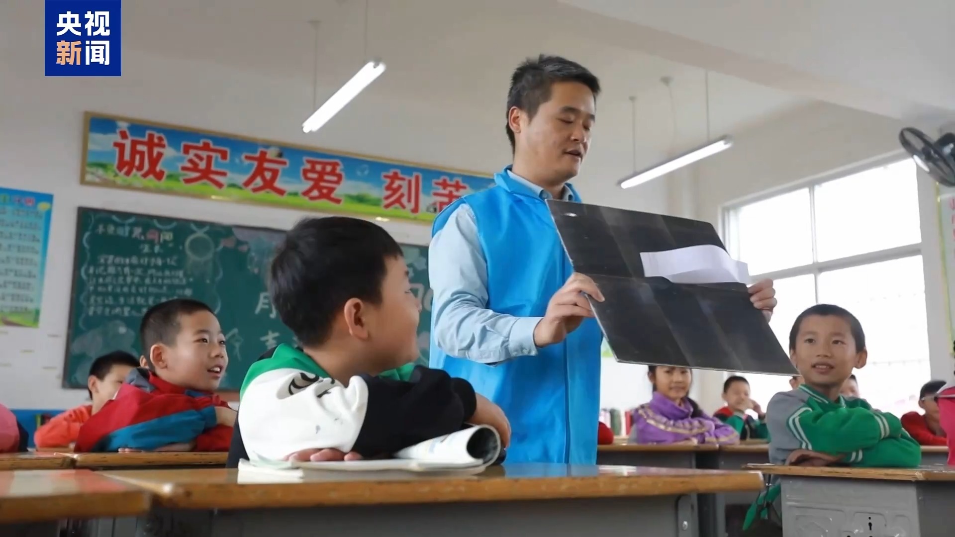 手搓實驗教具 這所鄉村小學5年發射“火箭”超520次