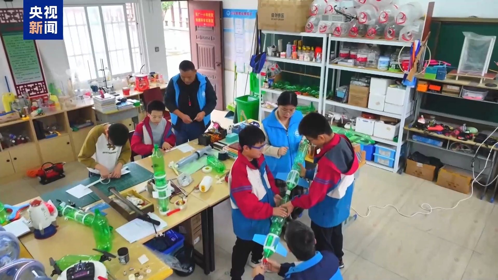 手搓實驗教具 這所鄉村小學5年發射“火箭”超520次