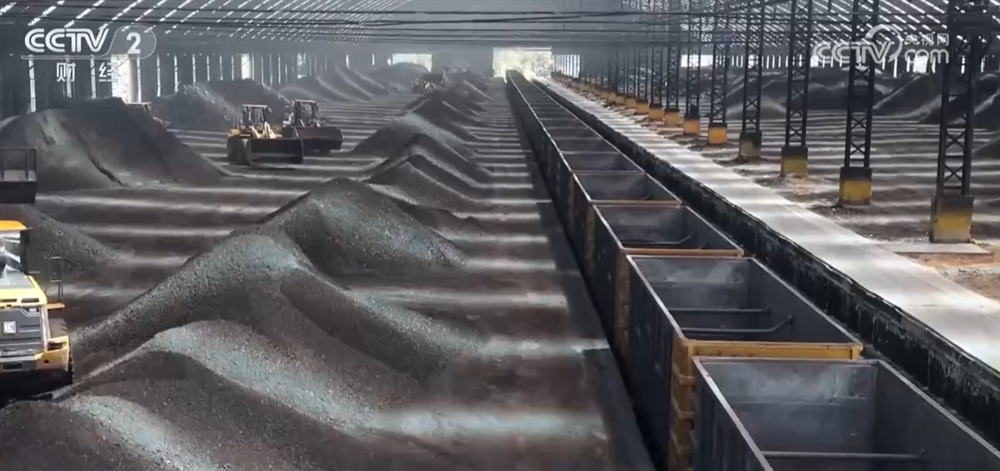 強冷空氣來襲 多地鐵路部門加大運力確保群眾“溫暖過冬”