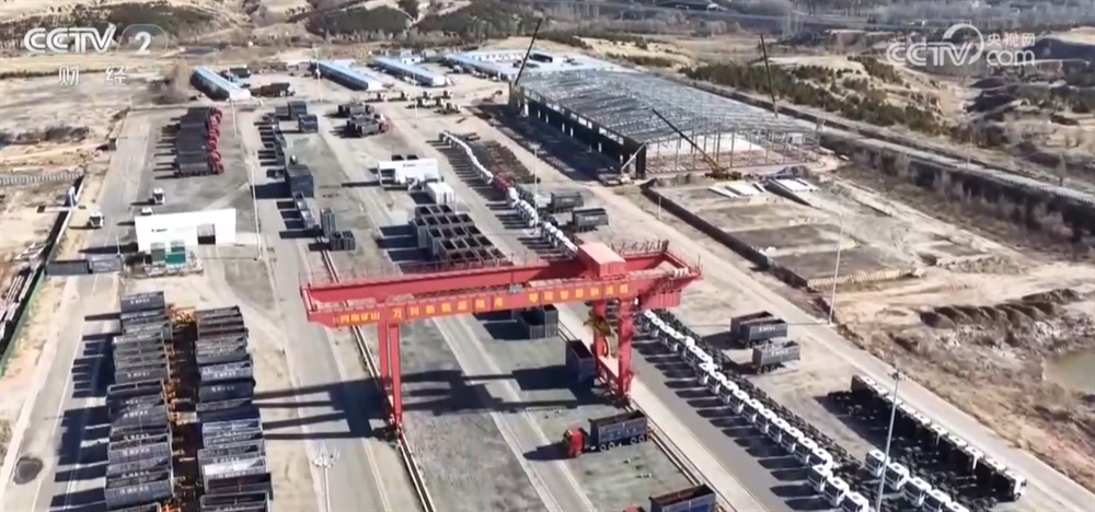 強冷空氣來襲 多地鐵路部門加大運力確保群眾“溫暖過冬”