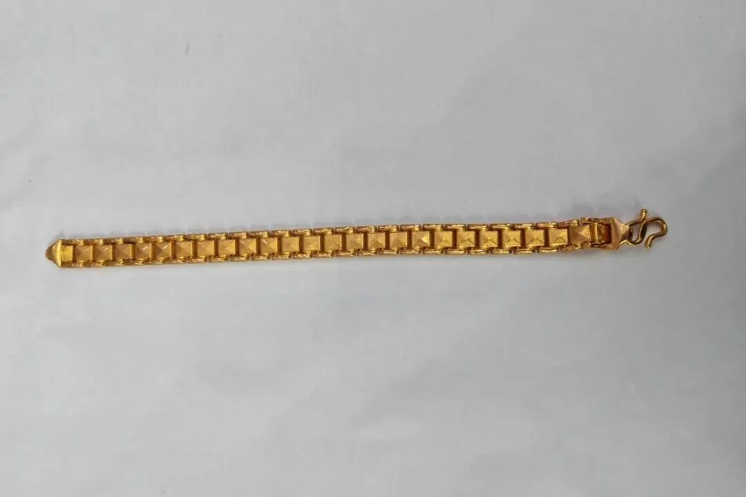 石頭縫里掏出26克金手鏈？！