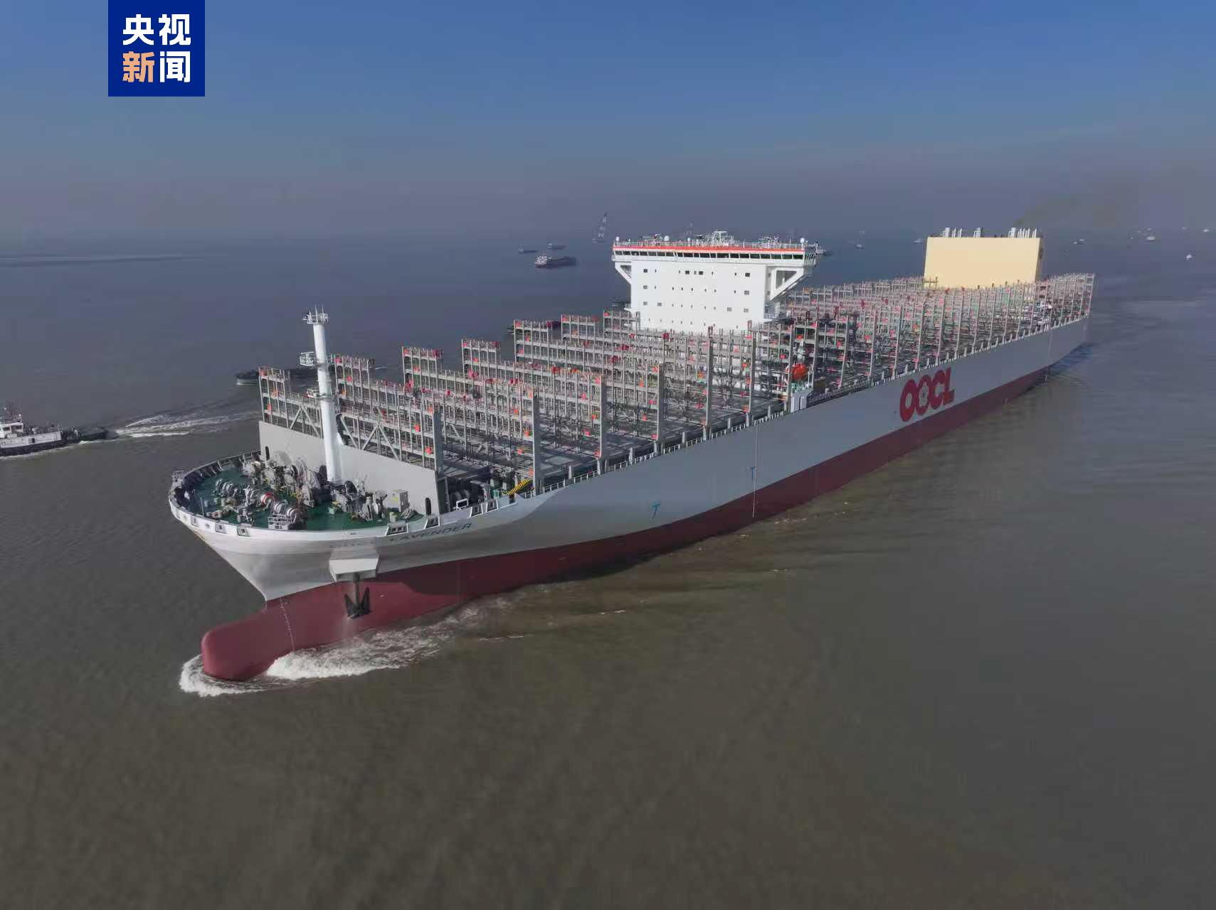 “巨無(wú)霸”出江！超大型集裝箱船在江蘇南通試航